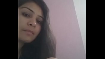 Sexy desi girl showing her pussy