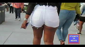 Big Booty in Booty Shorts at Jay Z concert !!!